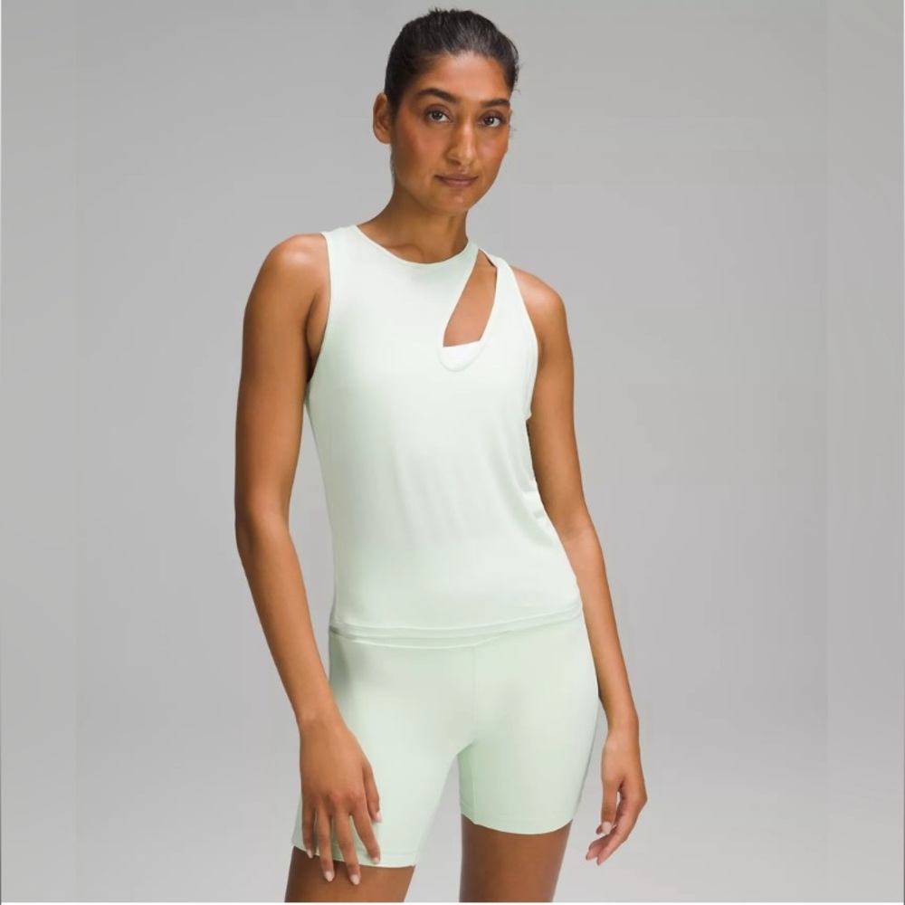 Lululemon Shoulder Cut-Out Yoga Tank